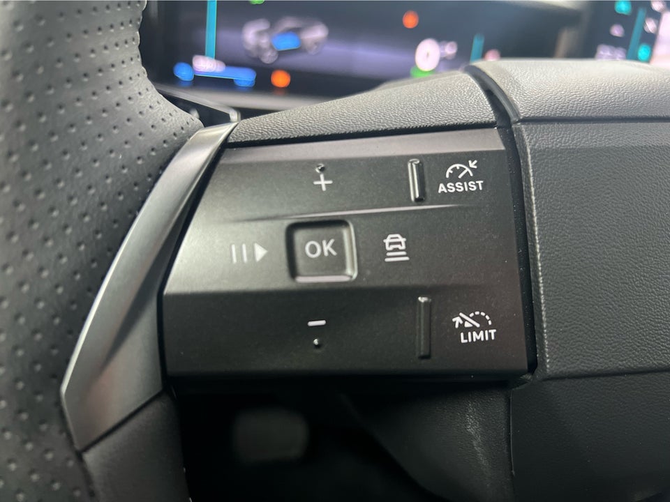 Opel Grandland-e 73 GS Sky 5d