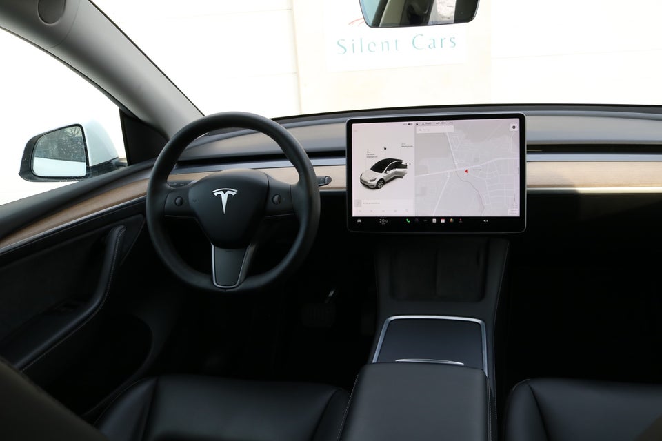 Tesla Model Y Long Range AWD 5d