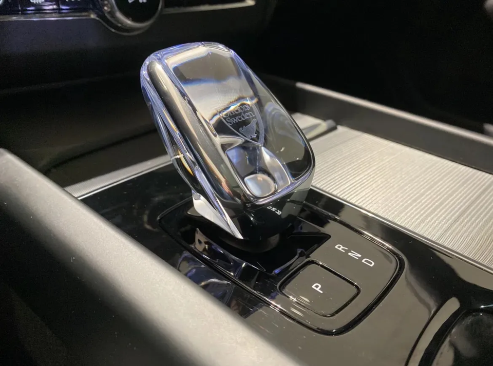 Volvo XC60 2,0 T8 ReCharge Ultimate Dark aut. AWD 5d