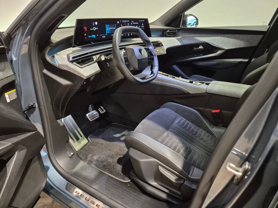 Peugeot e-5008 77 GT Pack 7prs 5d