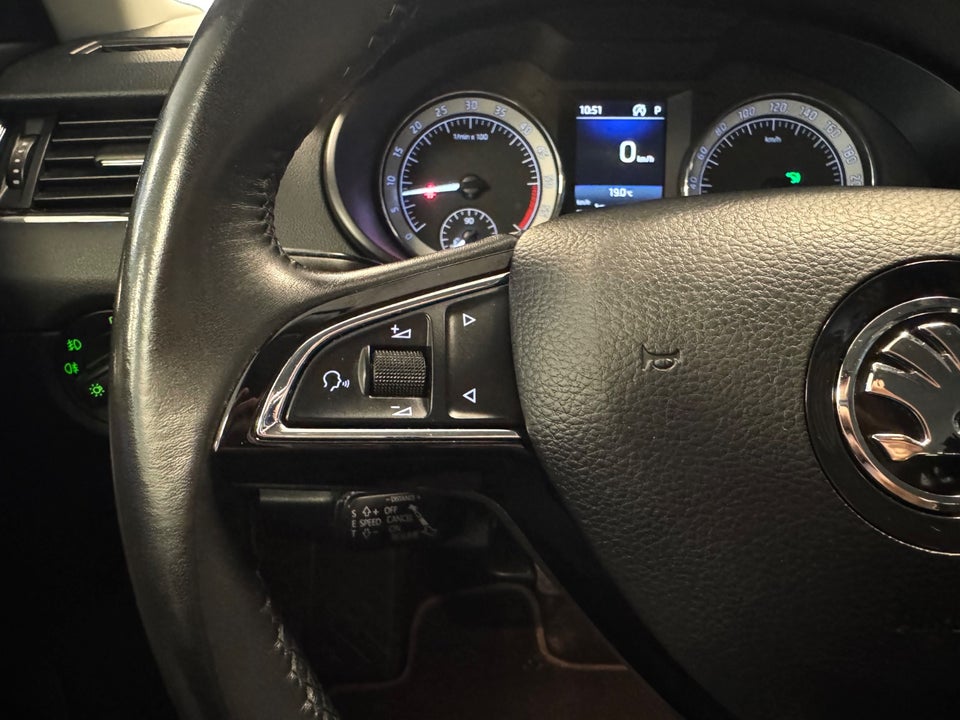 Skoda Octavia 1,6 TDi 115 Ambition Combi DSG 5d