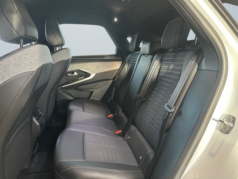 Peugeot e-3008 77 Allure 5d