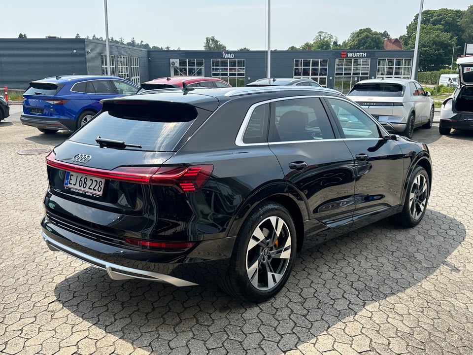 Audi e-tron 55 S-line quattro 5d