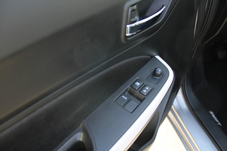 Suzuki Swift 1,2 Dualjet Club 5d