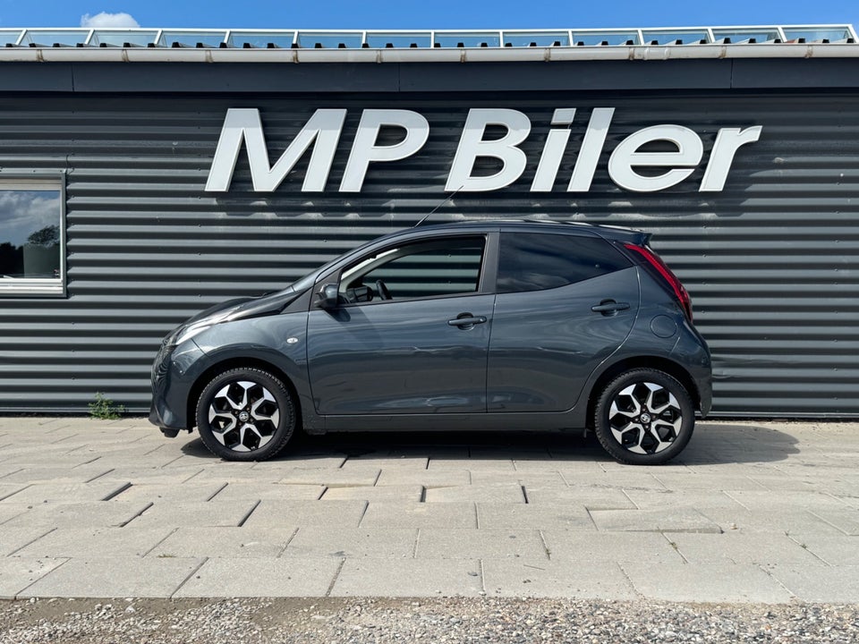 Toyota Aygo 1,0 VVT-i x-press x-shift 5d