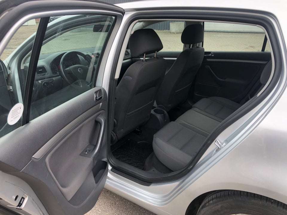 VW Golf V 2,0 FSi Comfortline 5d