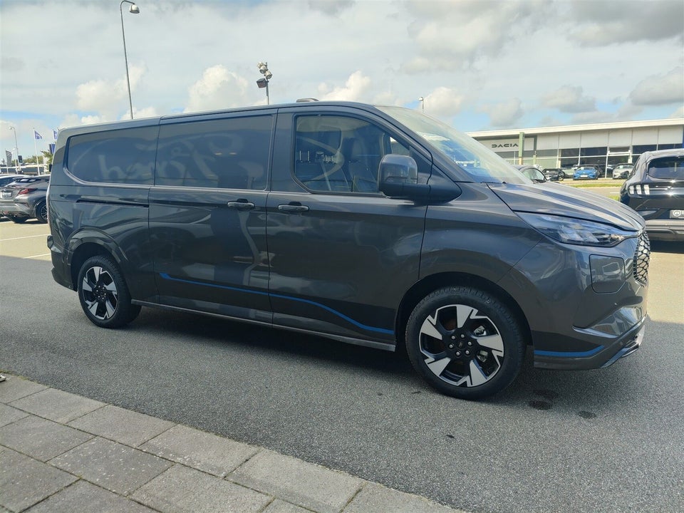 Ford E-Transit Custom 320L 64 Sport