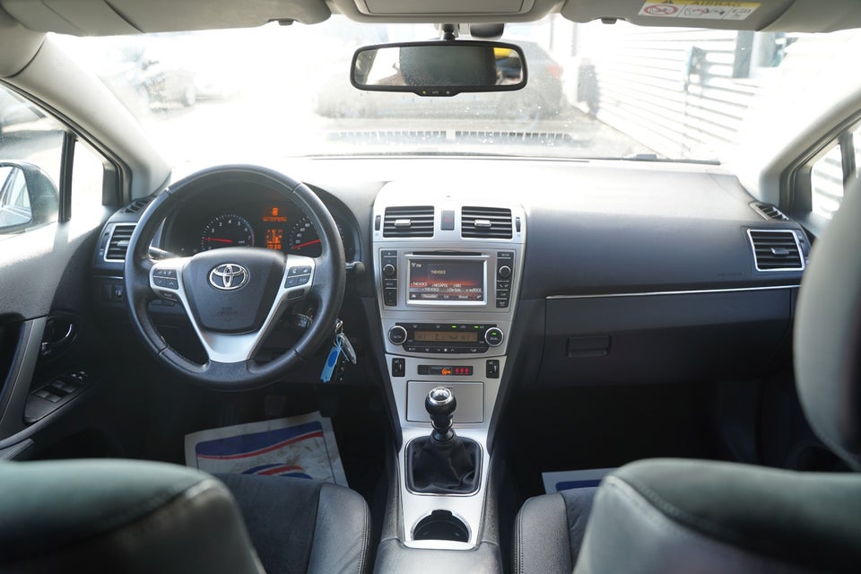 Toyota Avensis 1,8 VVT-i T2 Premium stc. 5d