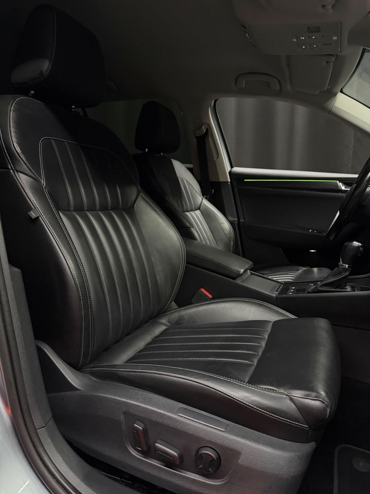 Skoda Superb 2,0 TDi 150 Business Executive Combi DSG 5d