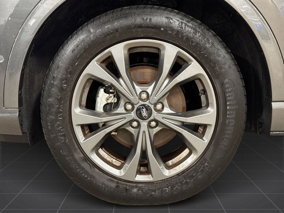 Ford Kuga 2,5 PHEV Vignale CVT 5d