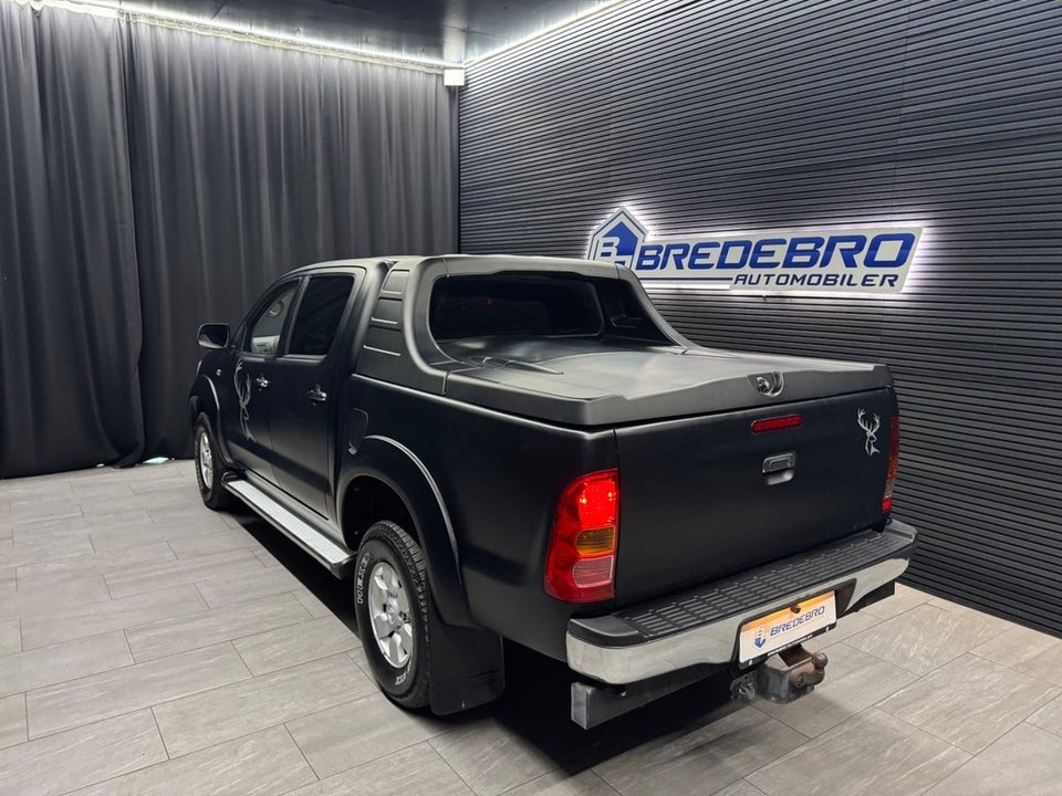 Toyota HiLux 3,0 D-4D Db.Kab 4x4 SR5 4d
