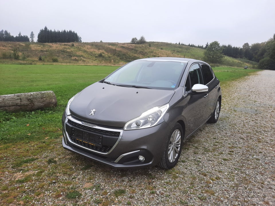 Peugeot 208 1,2 PureTech 82 Allure Sky 5d