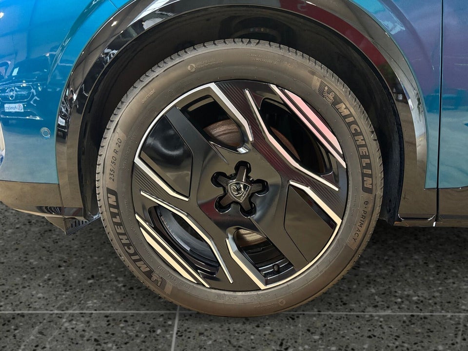 Peugeot e-3008 77 GT Pack 5d