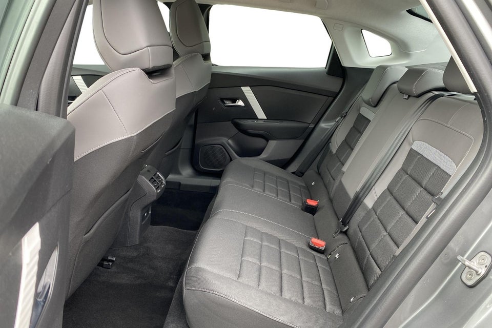 Citroën ë-C4 X 50 Plus 4d