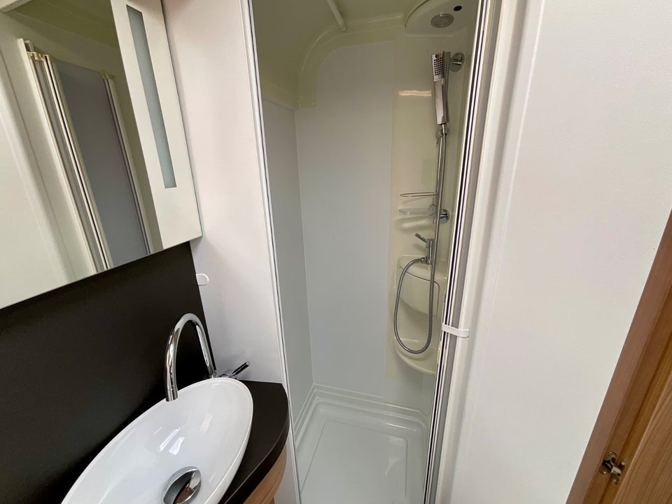 Fiat Adria 2,3 Coral Plus 670 SLT 3d