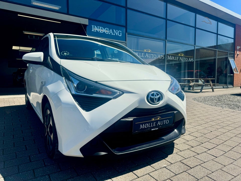 Toyota Aygo 1,0 VVT-i x-plore 5d