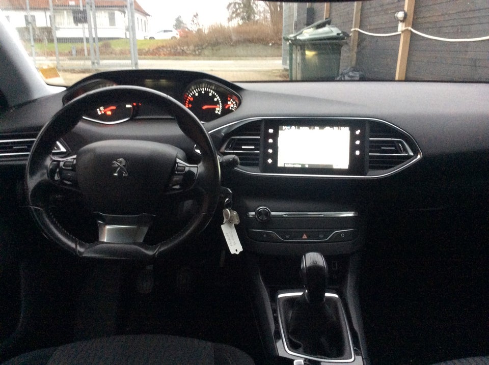 Peugeot 308 1,2 VTi 82 Active 5d