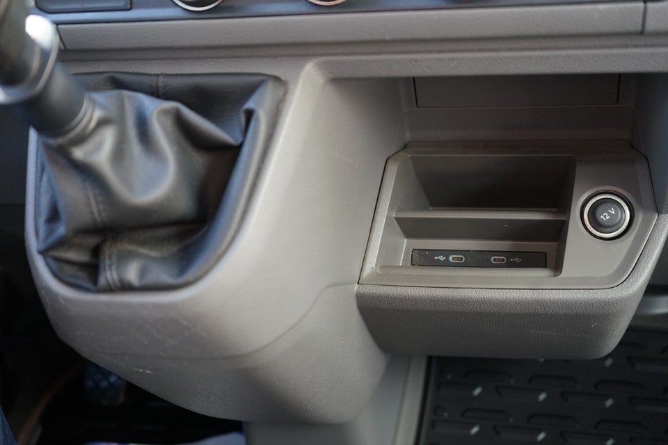 VW Crafter 35 2,0 TDi 140 Kassevogn L3H1