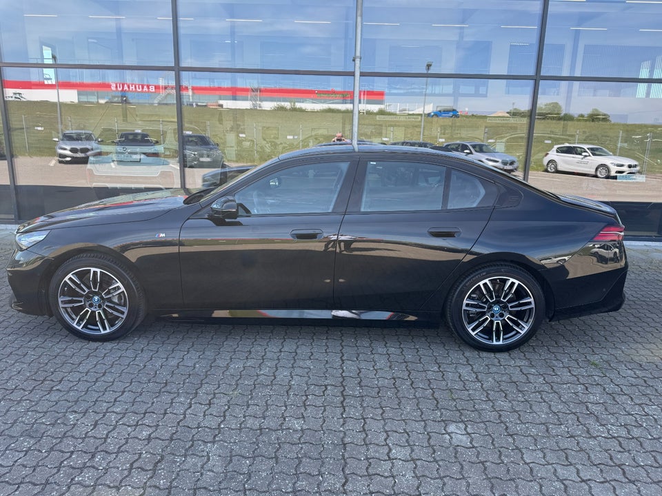 BMW i5 eDrive40 M-Sport 4d