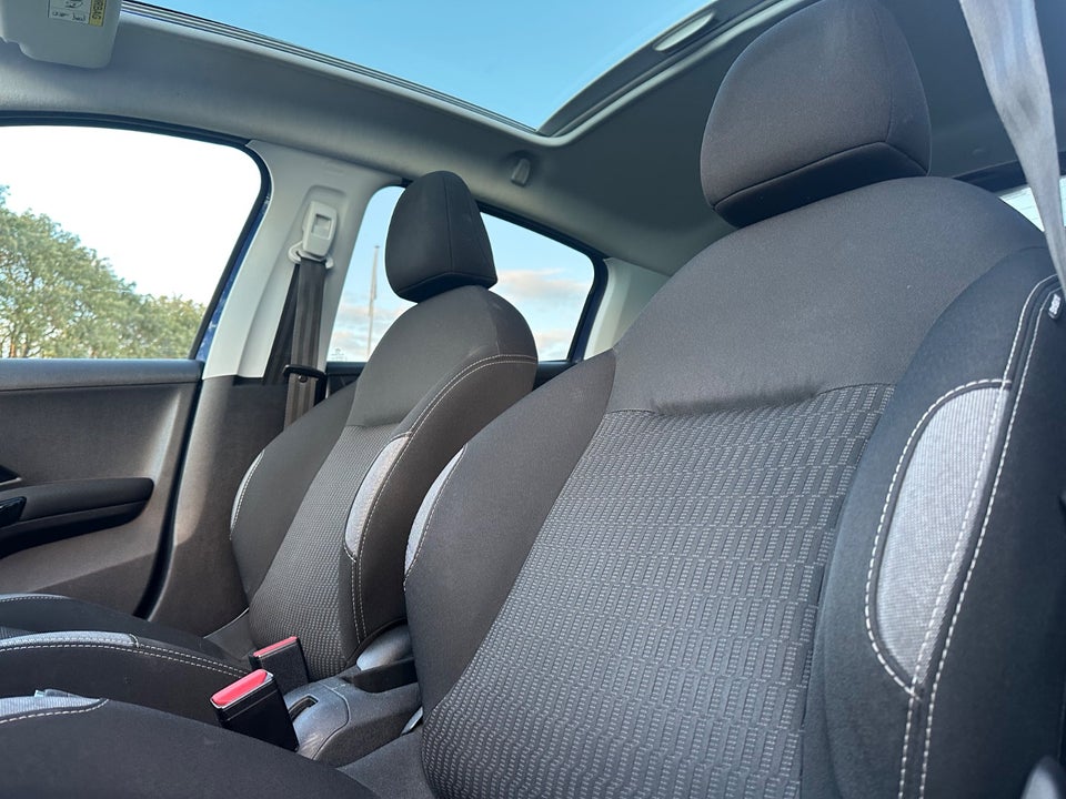 Peugeot 208 1,6 BlueHDi 100 Allure Sky 5d