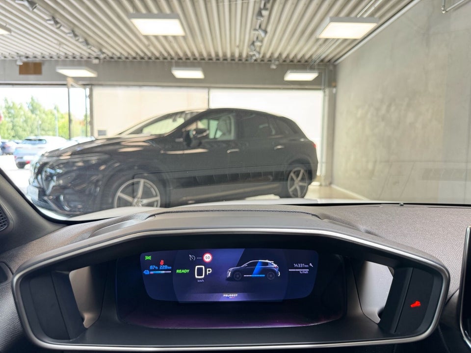 Peugeot e-208 54 GT 5d