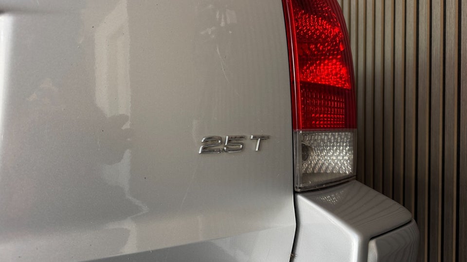 Volvo V70 2,5 T Kinetic 5d