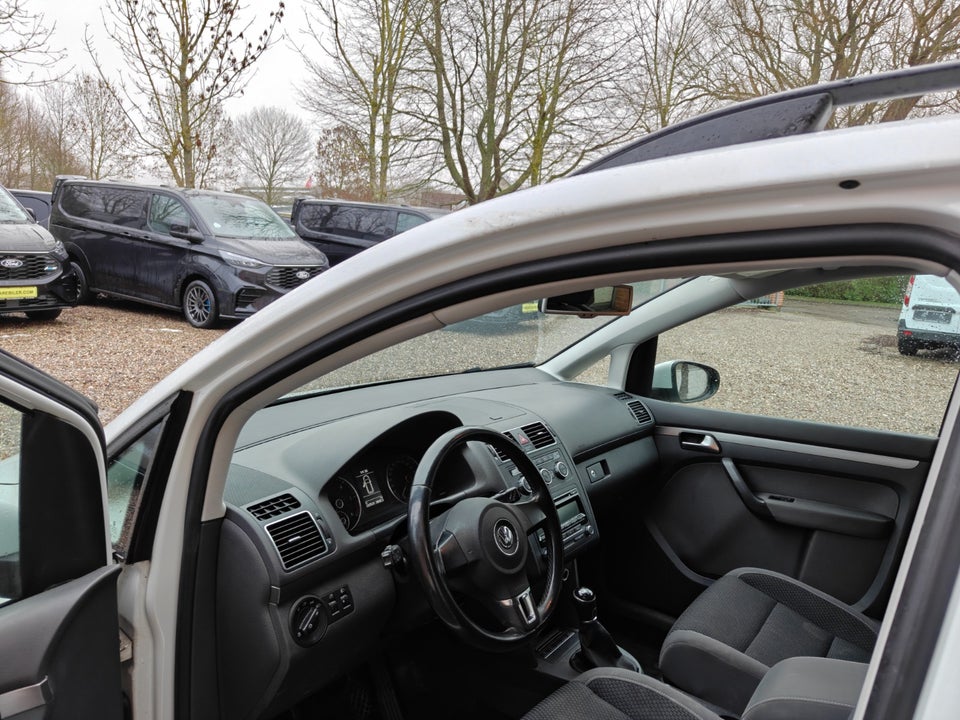 VW Touran 1,6 TDi 105 Comfortline BMT Van 5d