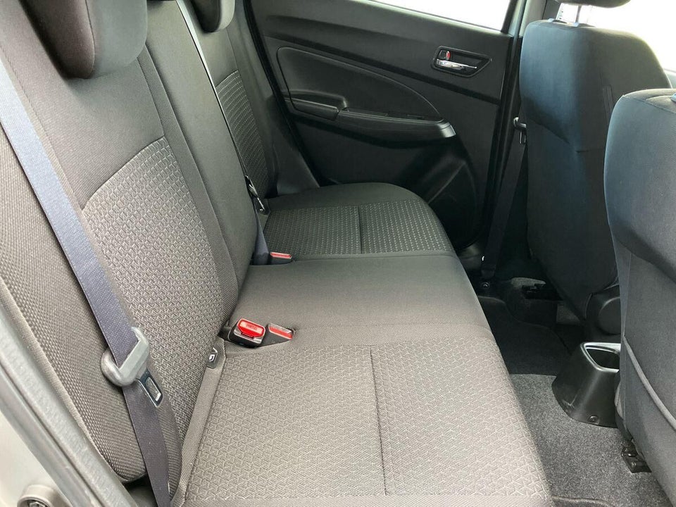 Suzuki Swift 1,2 Dualjet Exclusive CVT 5d