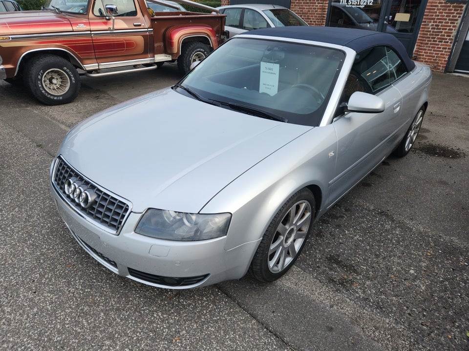 Audi A4 2,5 TDi 163 Cabriolet Multitr. 2d