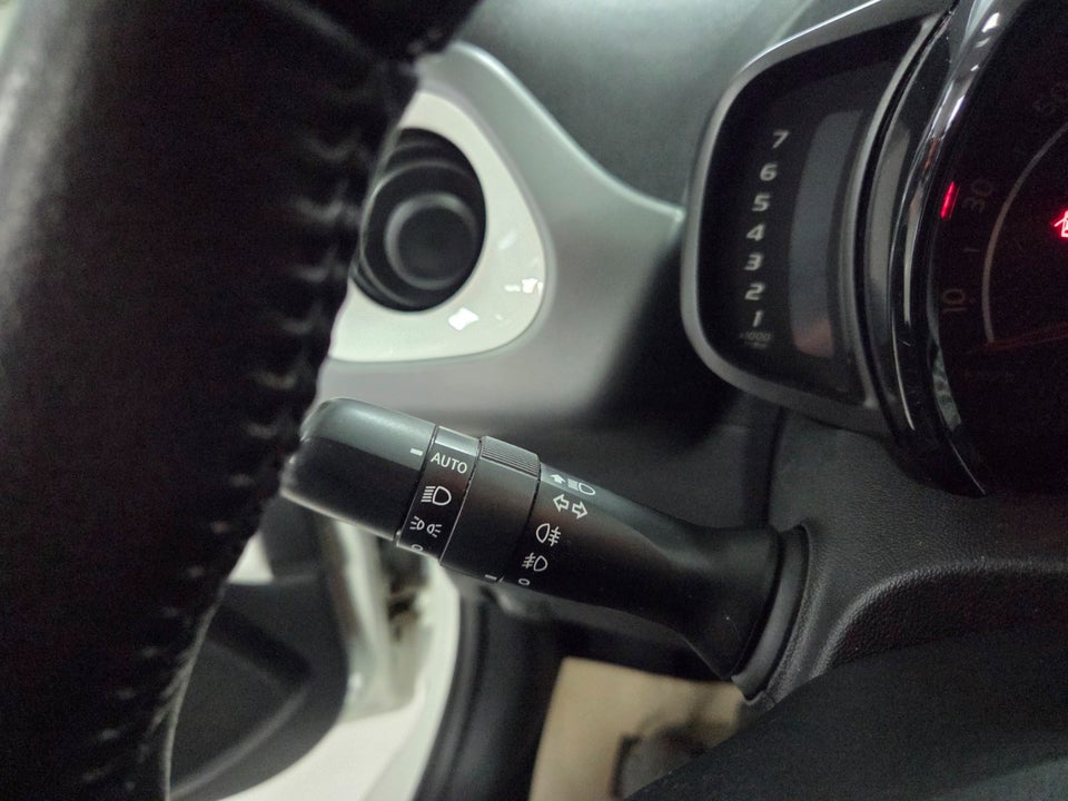 Toyota Aygo 1,0 VVT-i x-play Comfort 5d