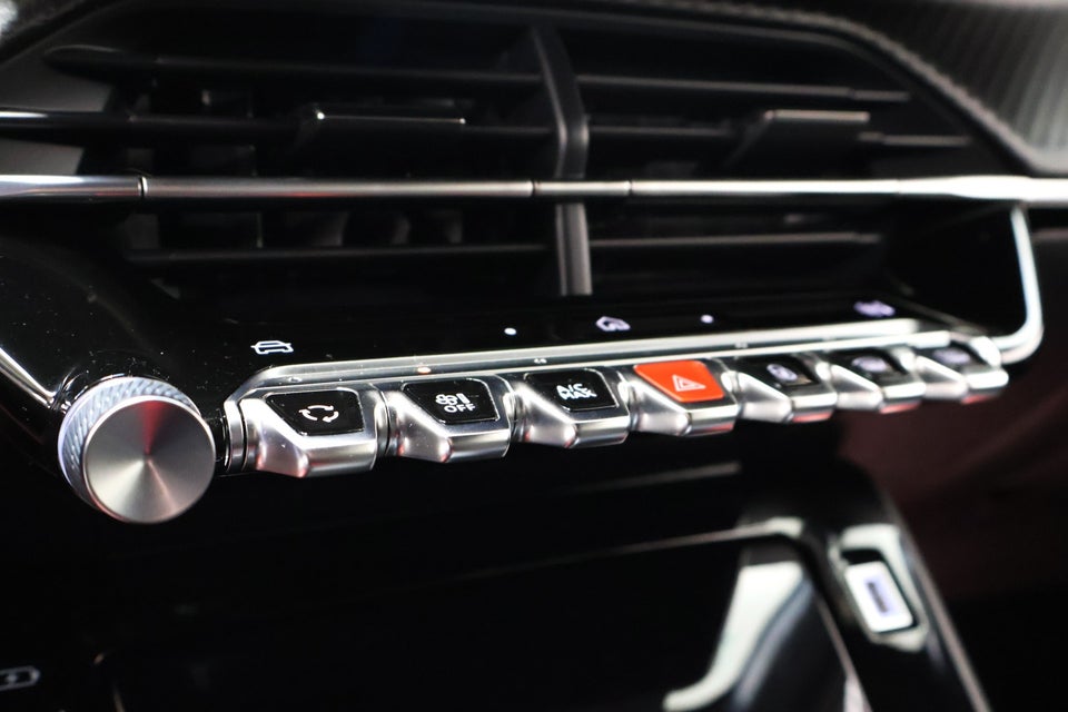 Peugeot e-208 54 GT 5d