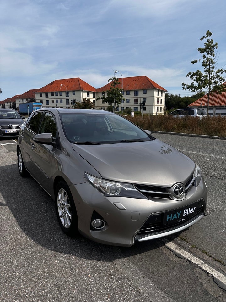 Toyota Auris 1,3 VVT-i T2+ 5d