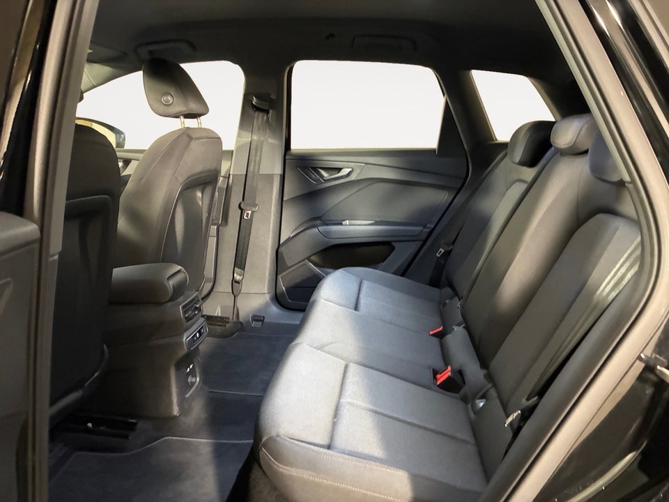 Audi Q4 e-tron 45 Progress 5d