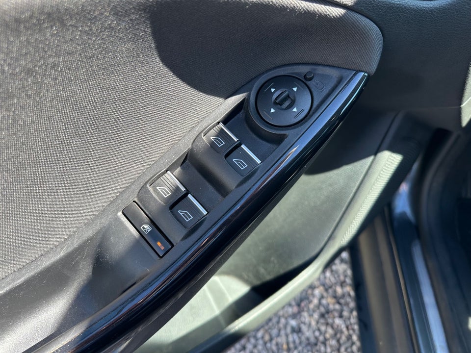 Ford Focus 1,0 EcoBoost Titanium stc. 5d