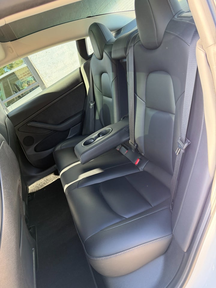 Tesla Model 3 RWD 4d