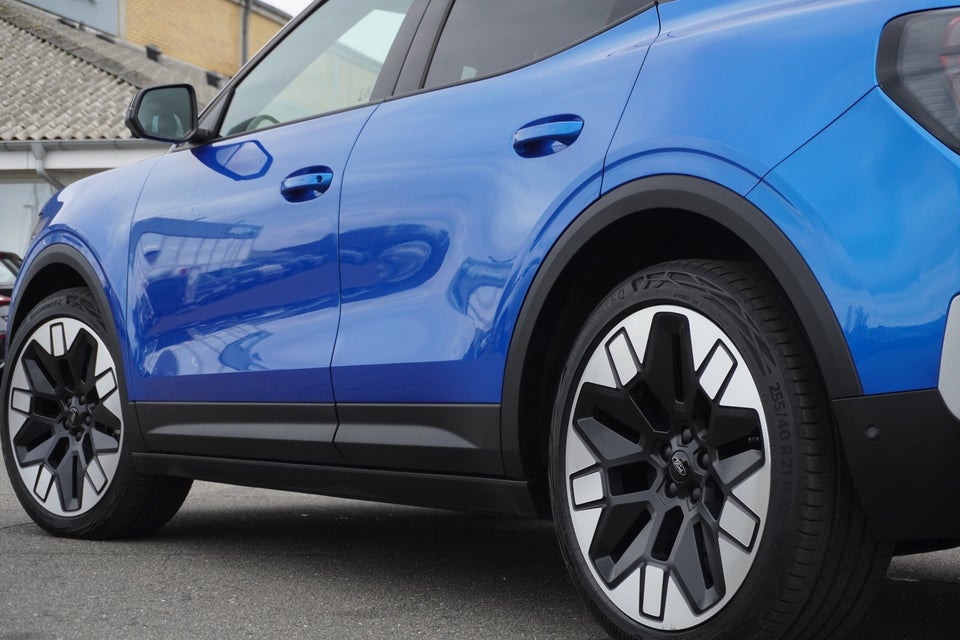 Ford Explorer 82 Premium Extended Range 5d