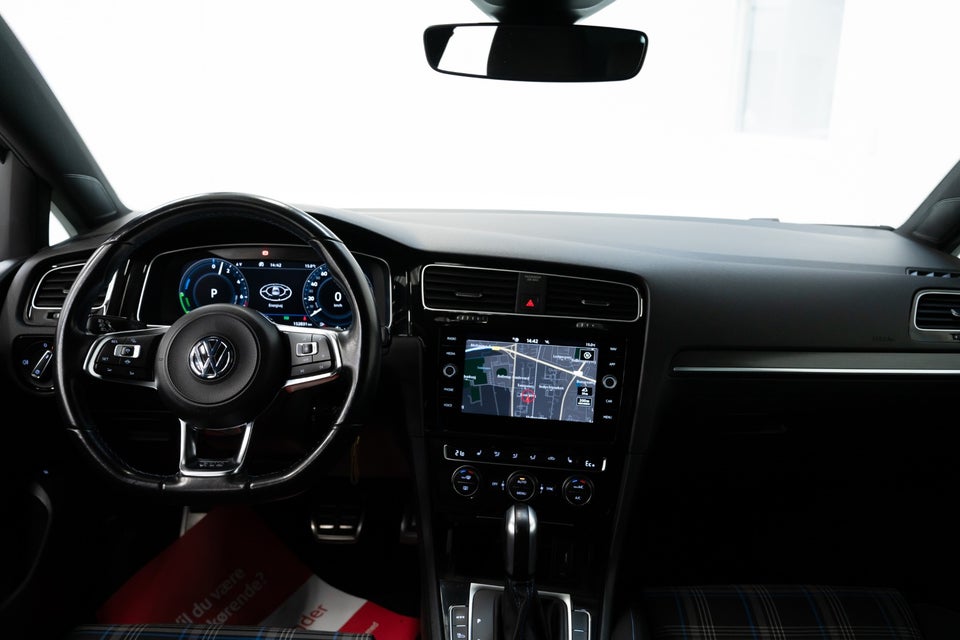 VW Golf VII 1,4 GTE DSG 5d