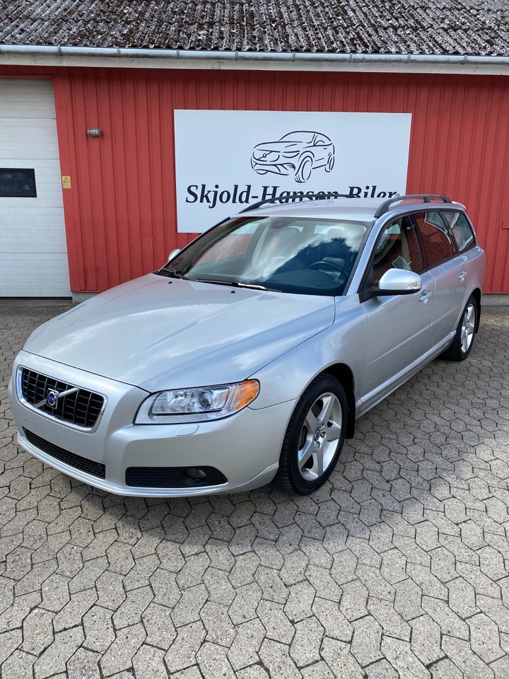 Volvo V70 2,5 T Momentum aut. 5d