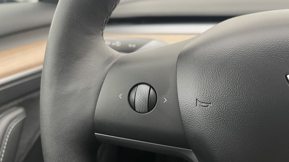 Tesla Model 3 Long Range AWD 4d