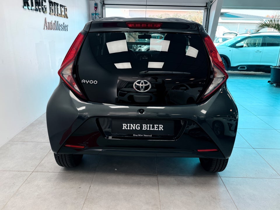 Toyota Aygo 1,0 VVT-i x-press 5d