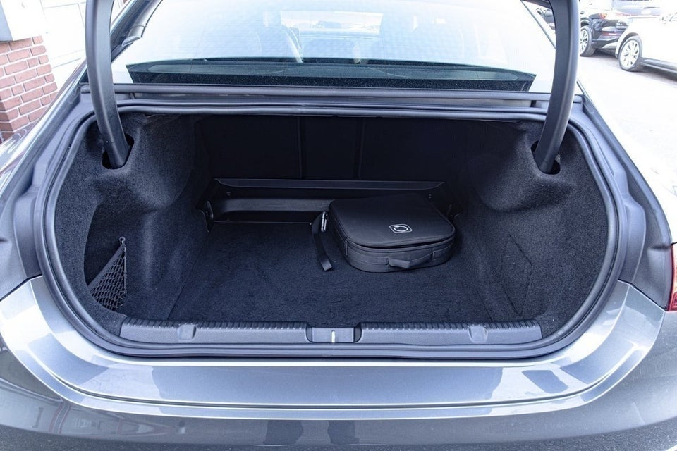 Mercedes EQE300 Avantgarde 4d