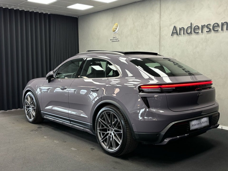 Porsche Macan Turbo 5d