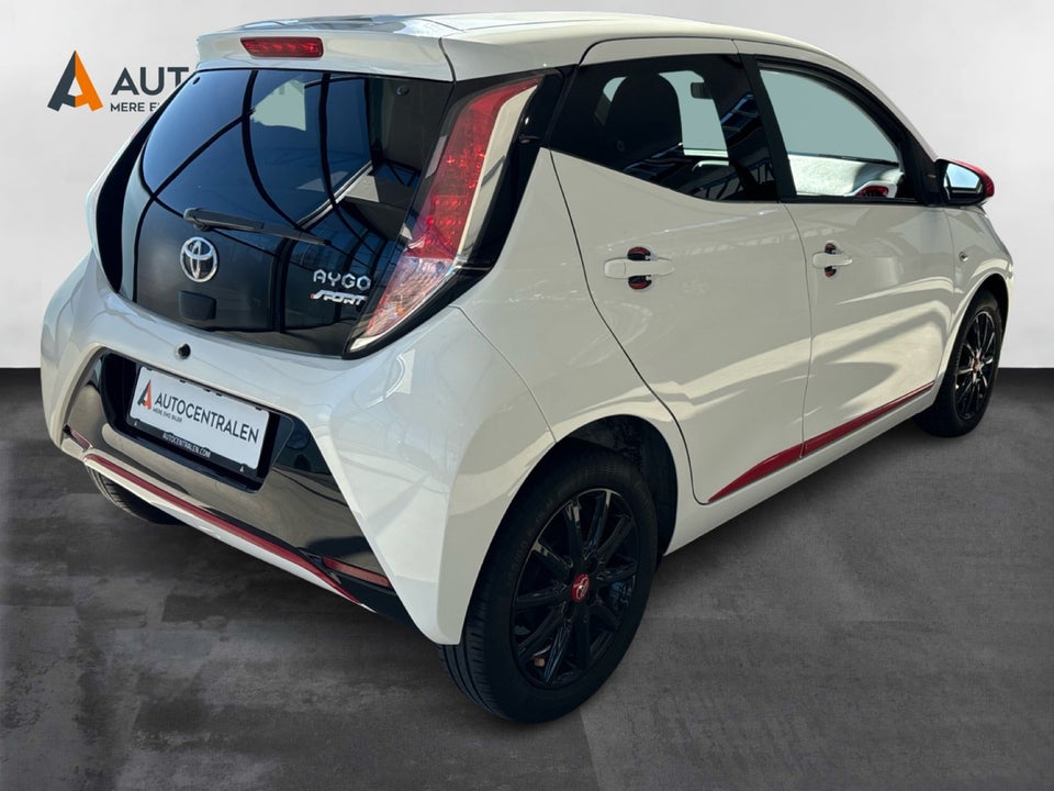 Toyota Aygo 1,0 VVT-i x-press 5d