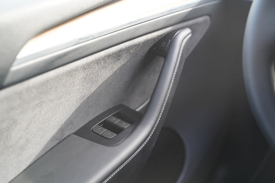 Tesla Model Y Performance AWD 5d