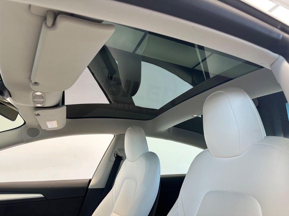 Tesla Model 3 Long Range AWD 4d