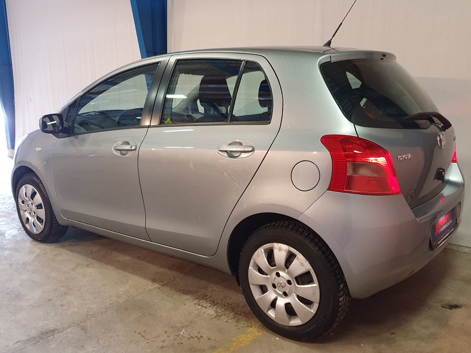 Toyota Yaris 1,3 Luna 5d