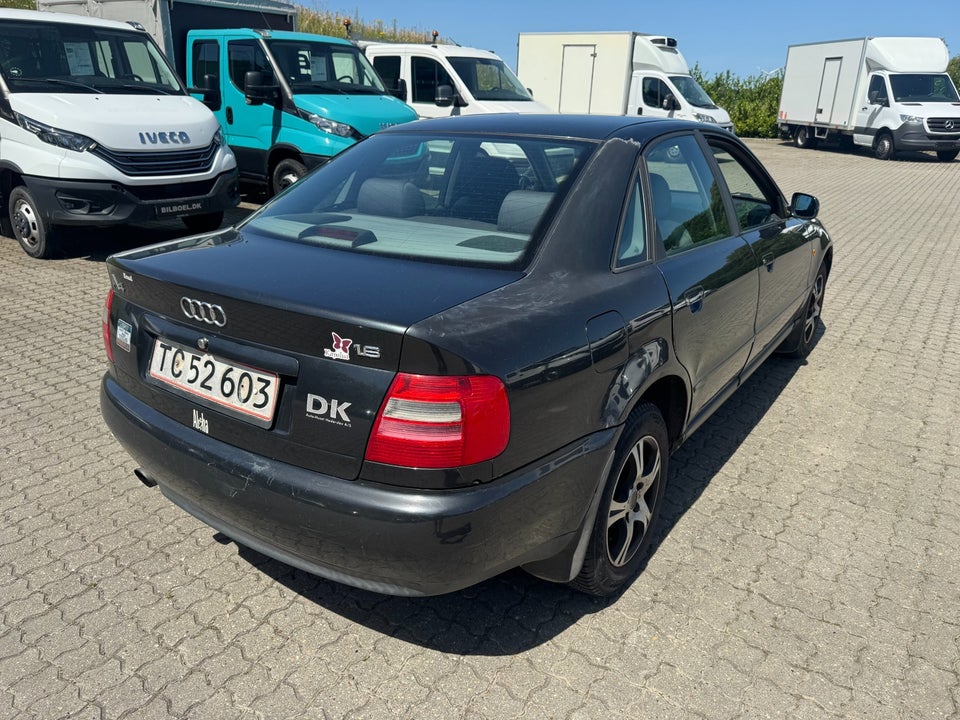 Audi A4 1,6  4d