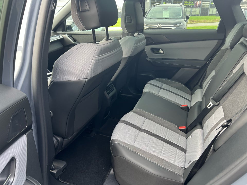 Opel Grandland-e 73 GS Sky 5d