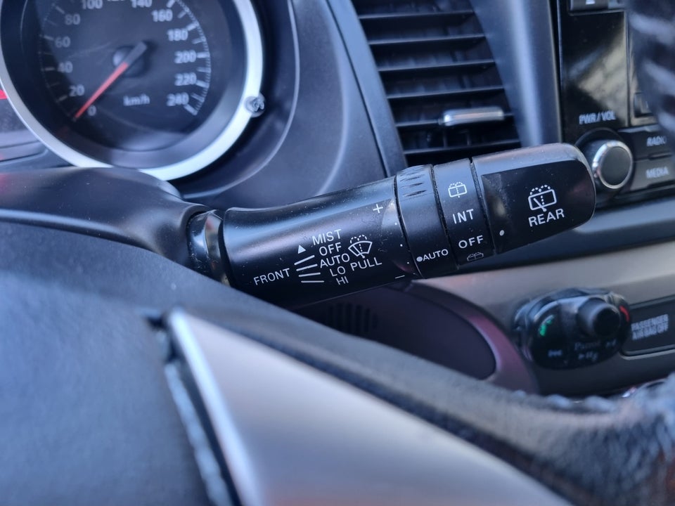 Mitsubishi Lancer 1,6 Invite SportBack 5d