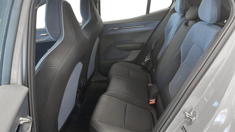 Volvo EX30 Extended Range Plus 5d